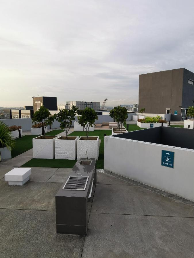 Kajang Industrial House With Olympic Size Swimming Pool Apartment Exterior photo
