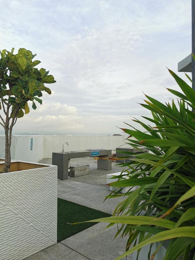 Kajang Industrial House With Olympic Size Swimming Pool Apartment Exterior photo