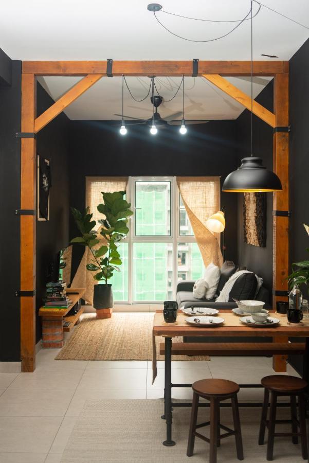 Kajang Industrial House With Olympic Size Swimming Pool Apartment Exterior photo